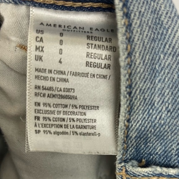American Eagle Mom Jeans Size 0 Distressed High Waist Light Wash Cali - Picture 8 of 10